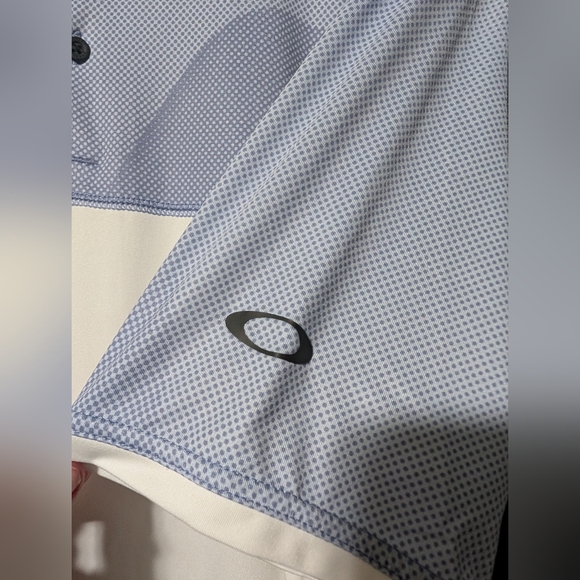 Oakley Men's Blue and White Hydrolix Golf Polo Shirt Size Extra Large - Picture 3 of 4
